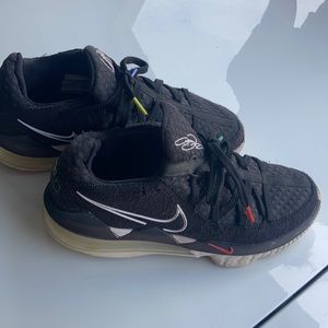 LeBron size 8 men’s